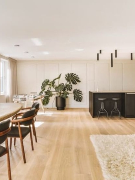 why SPC Flooring Is Ideal for High-Traffic Areas in UAE